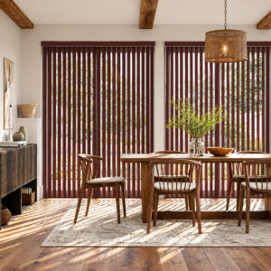 persianas-verticales-comedor-rustico